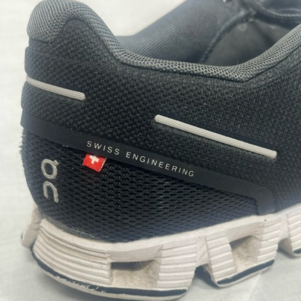 Womens On Cloud Swiss Engineering Running Shoes